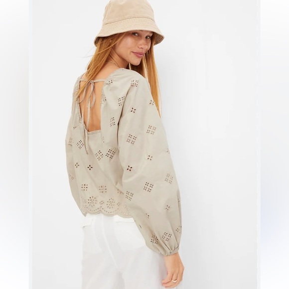 Gap Balloon Sleeve Eyelet Top - Picture 2 of 8